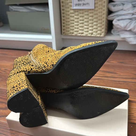 Size 10 altar’s state leopard print booties - Picture 2 of 4